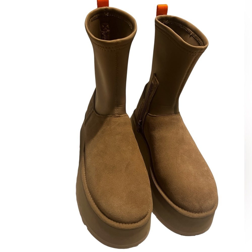 Women UGG classic dipper platform boots size 9